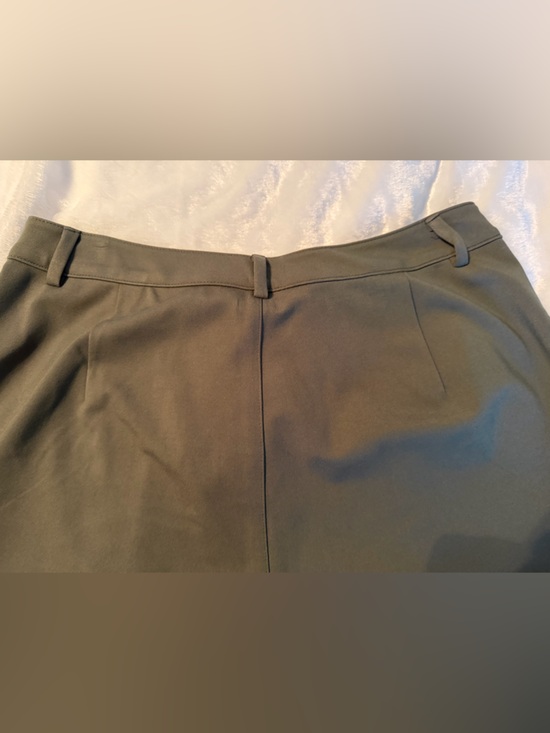 Barr III Wide-Leg High-Waist Pants in Olive Green - Picture 10 of 11